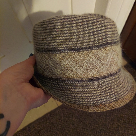 Stylish Hat - Picture 7 of 7
